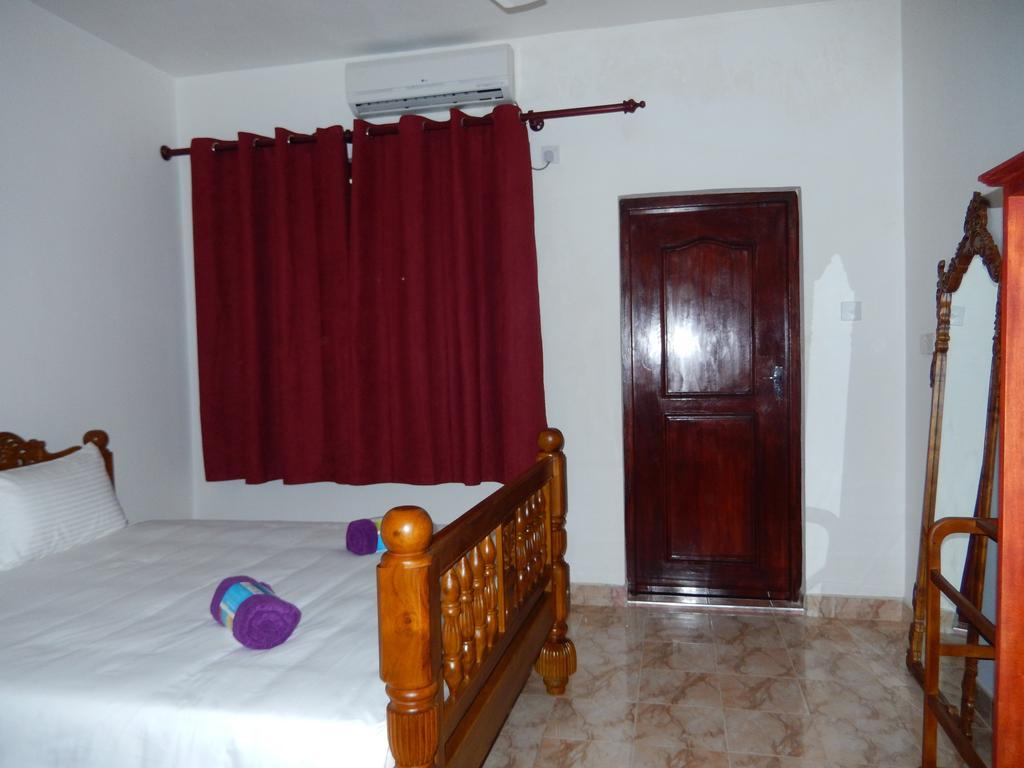 The Hotel Paradise Katunayaka Kamer foto